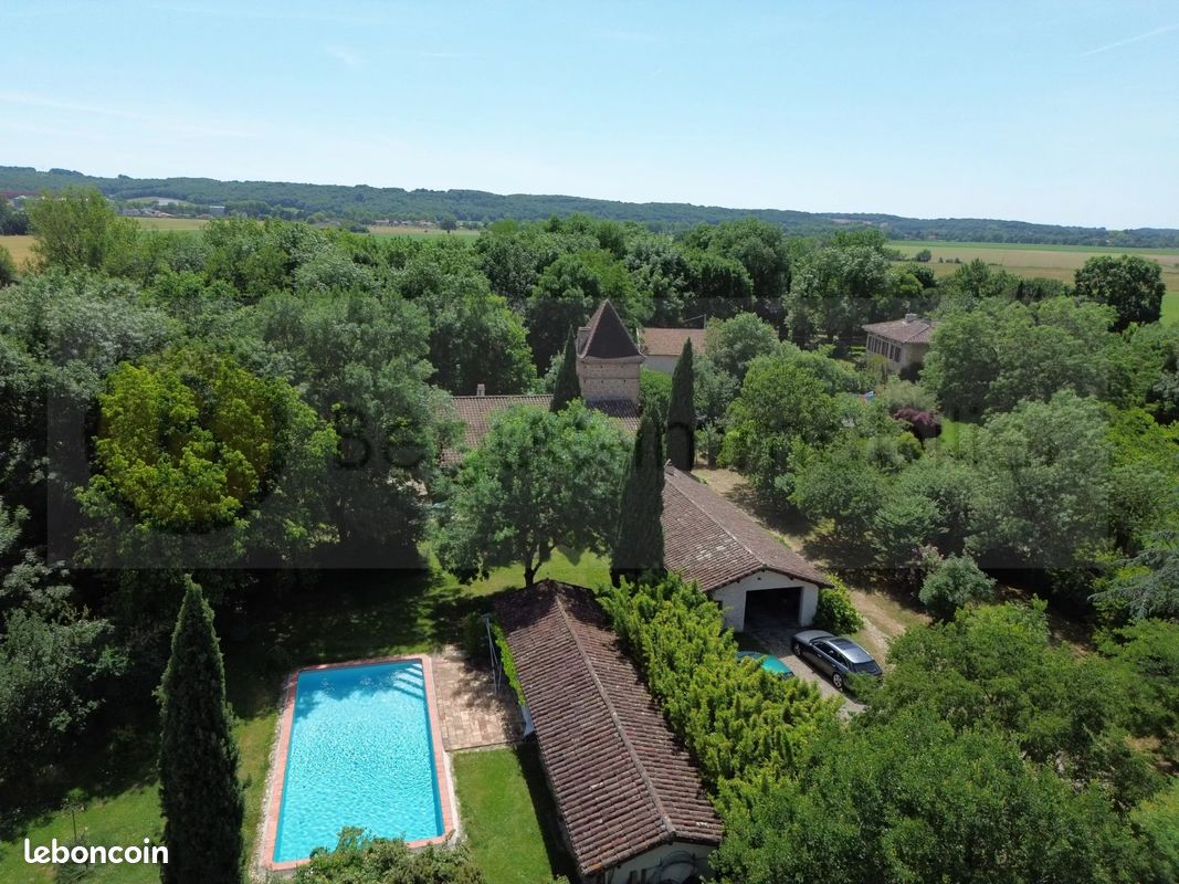 Maison 6 pièces 213 m² · à Saint-Lieux-lès-Lavaur · 213 m² · 569 000 €