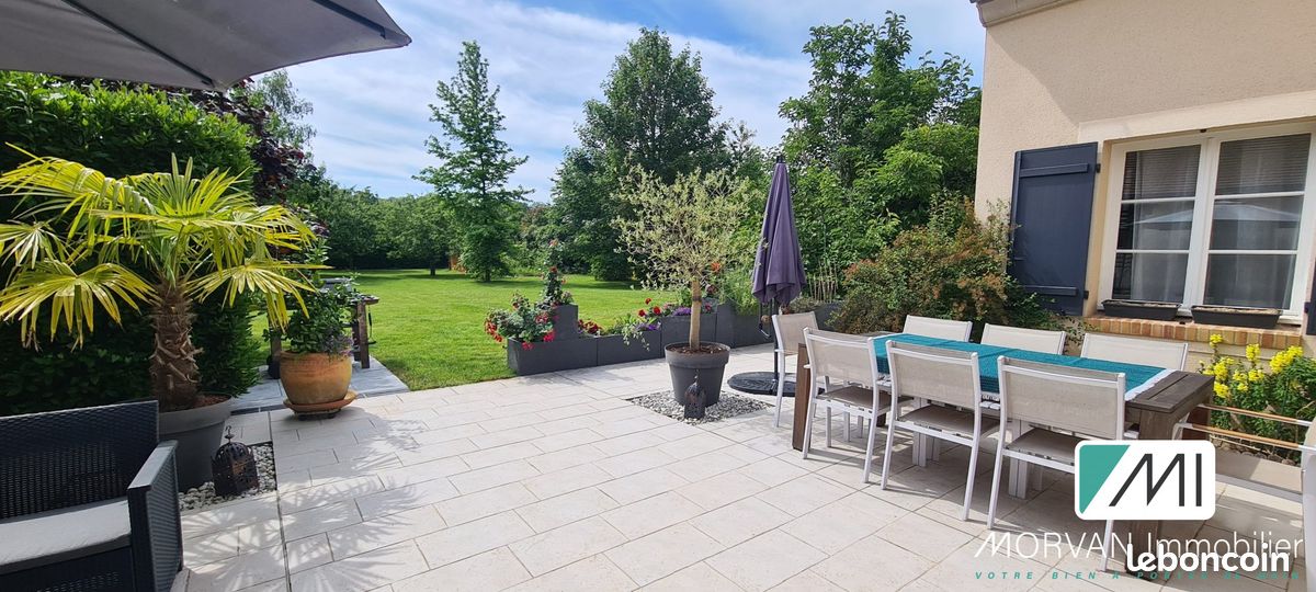 Maison 8 pièces 200 m² · à La Celle-les-Bordes · 200 m² · 599 000 €