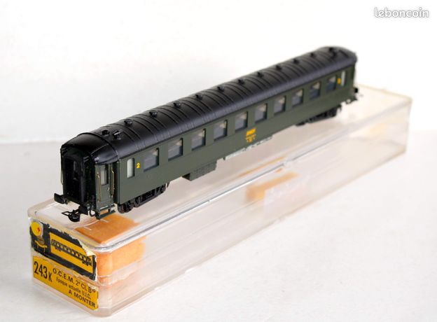 Voiture HO - OCEM B10 à Flancs Lisses 2ème Classe SNCF, Fabrication Française (occasion)