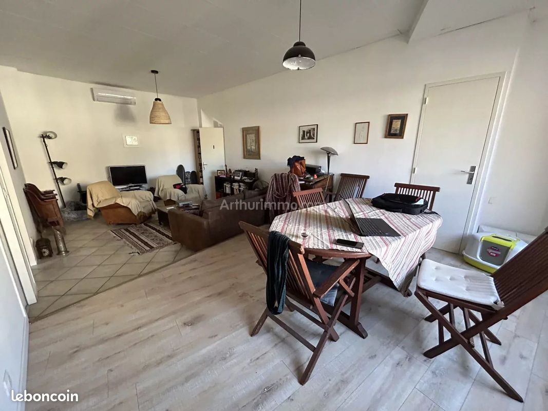 Appartement 4 pièce(s) 80 m²à louer Aubagne