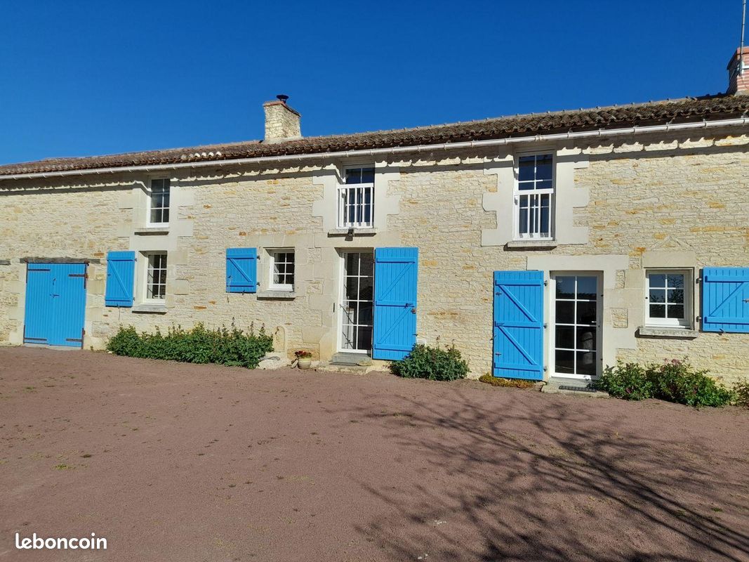 Maison 7 pièces 105 m² · à Saint-Jean-de-Sauves · 105 m² · 138 000 €