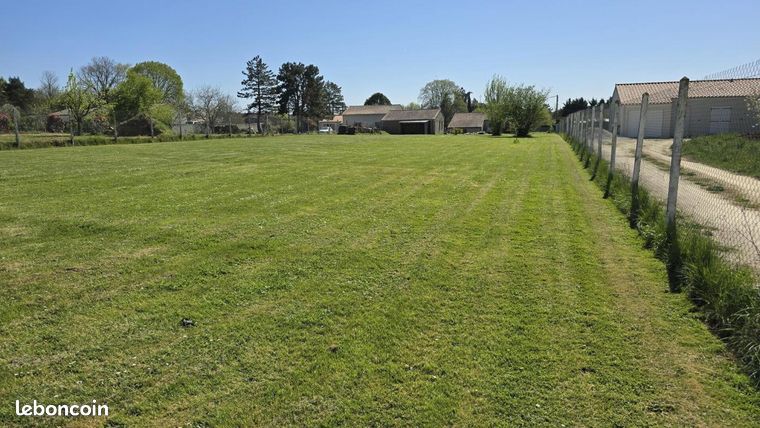 Terrain 1 202 m² Le Douhet