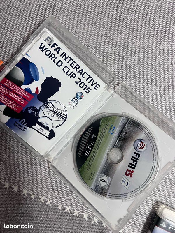 🎮 PS3 Super Slim 500 Go + 3 Jeux FIFA + Accessoires (image 5)