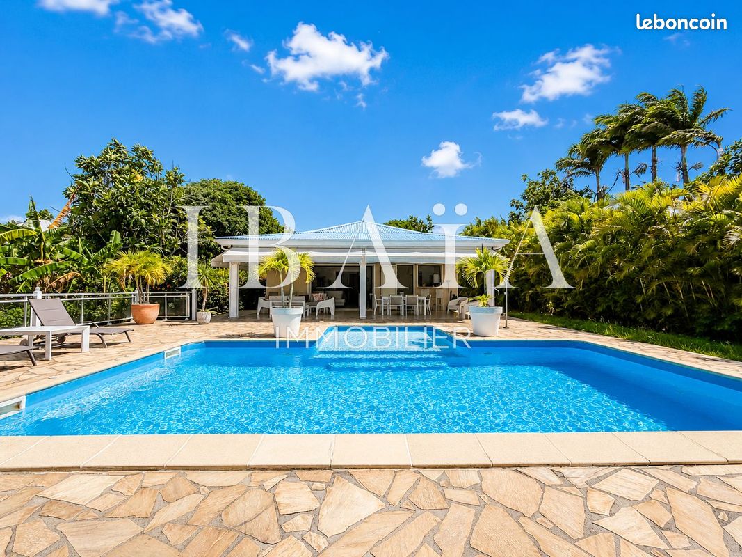 Maison 5 pièces 140 m² · à Baie-Mahault · 140 m² · 695 000 €