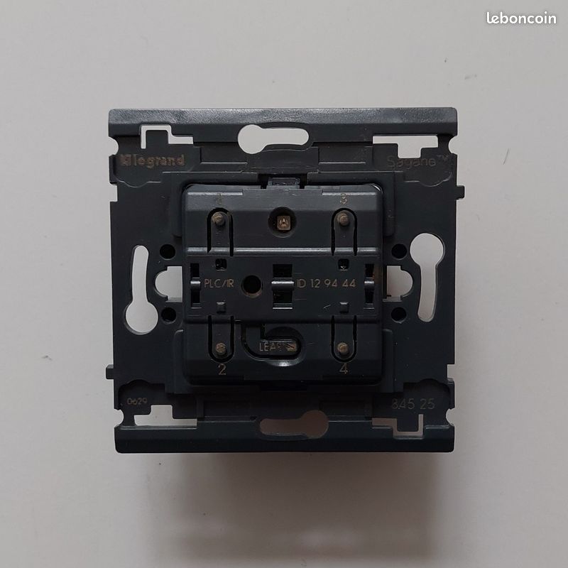Legrand sagane in one 84541/845 41 interrupteur variateur 2 à Limoges