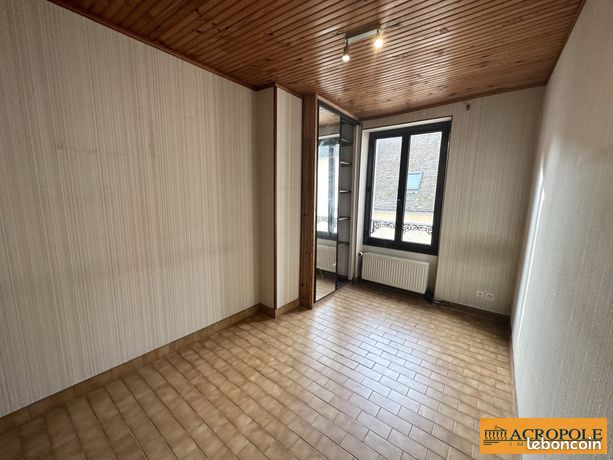 https://img.leboncoin.fr/api/v1/lbcpb1/images/37/c6/a6/37c6a6e97c2e92cd4b05fe4d61cdc778f740a554.jpg?rule=ad-image