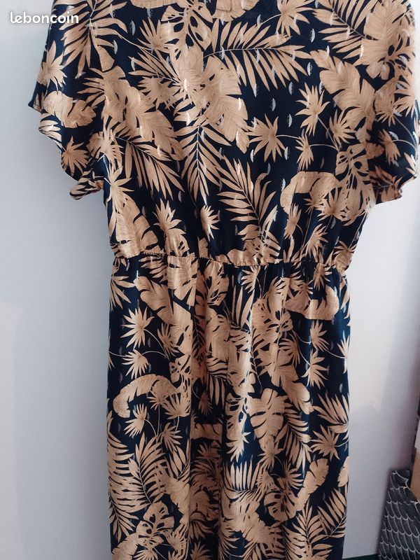 Robe (image 2)