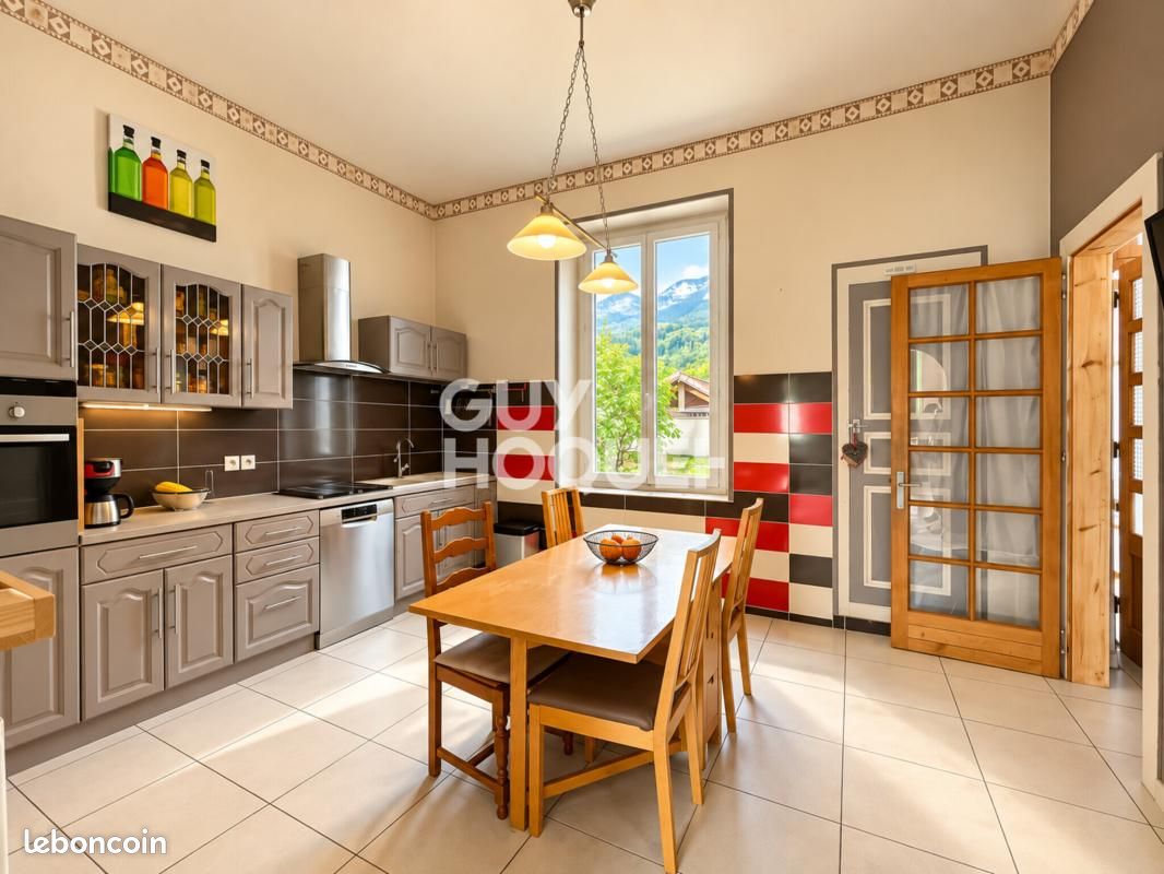 Maison 7 pièces 151 m² · à Chapareillan · 151 m² · 415 000 €