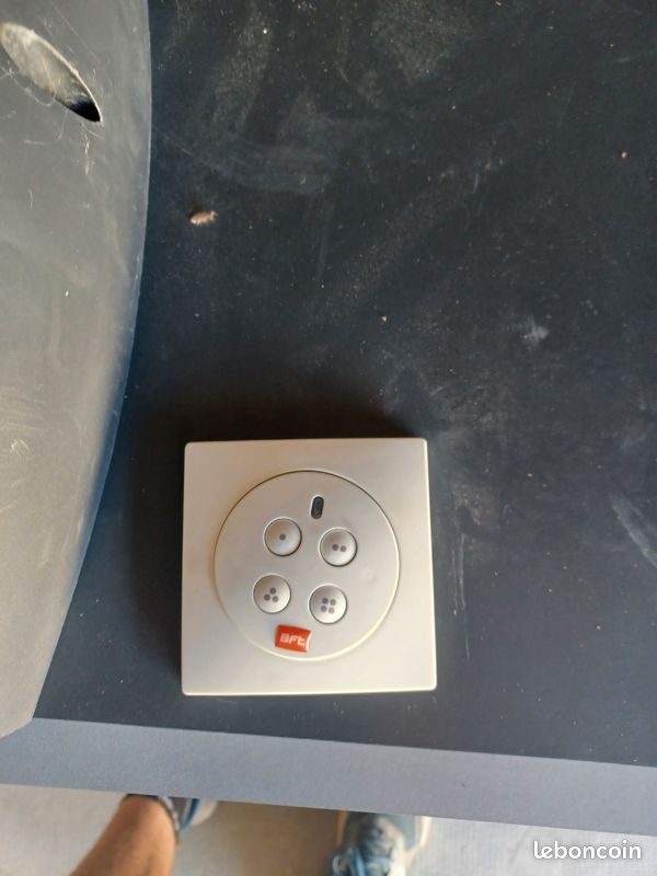 Capot et télécommande murale bft (image 1)