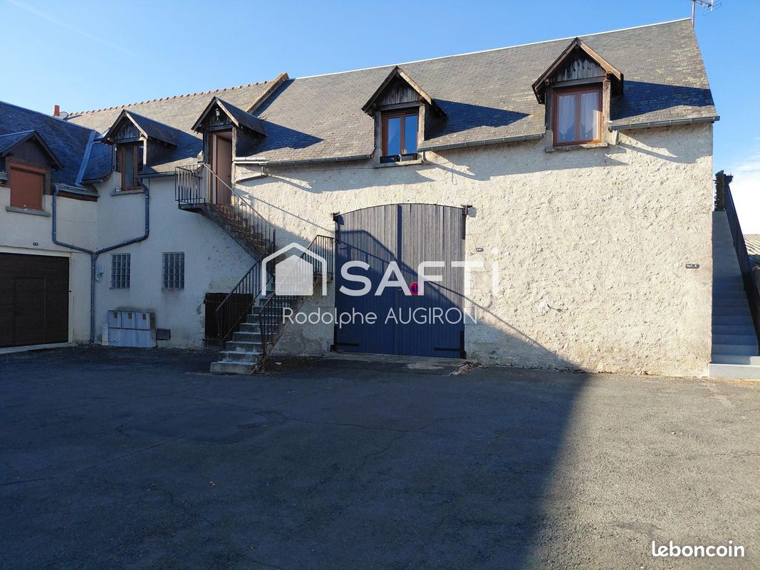 Parking 160 m² · à Blois · 160 m² · 150 000 €