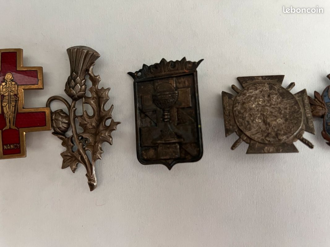 Broche Ancienne Insigne De La Ville De Nancy - Chardon Lorrain - Métal Argenté - Occasion