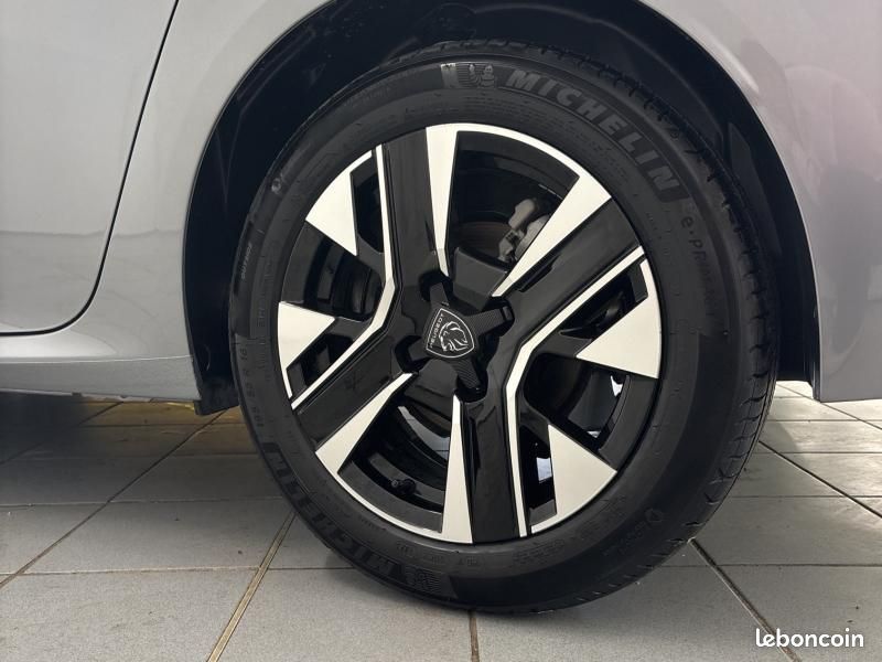 Peugeot 208 1.2 Hybrid 100ch Allure e-DCS6 (image 9)