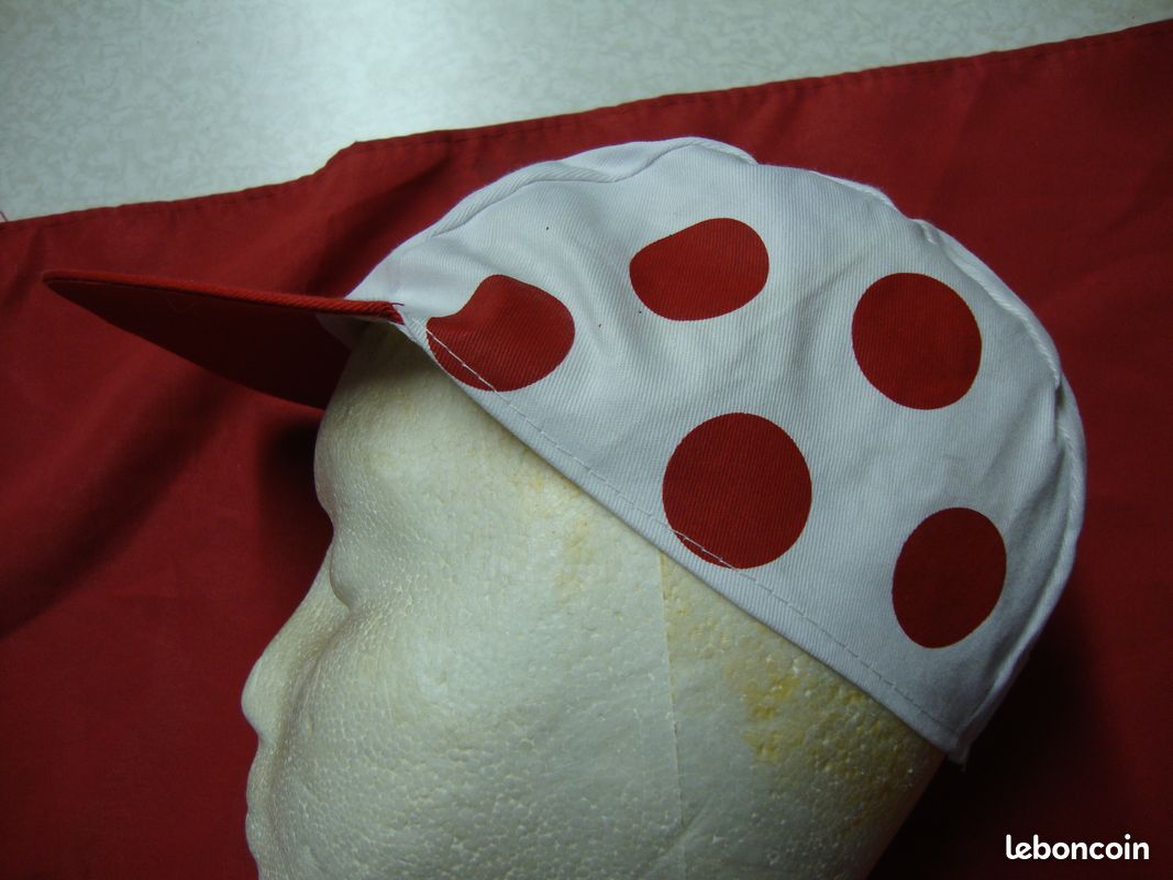 Vintage Michelin advertising cap from the Tour de France caravan – La Roue du Passé