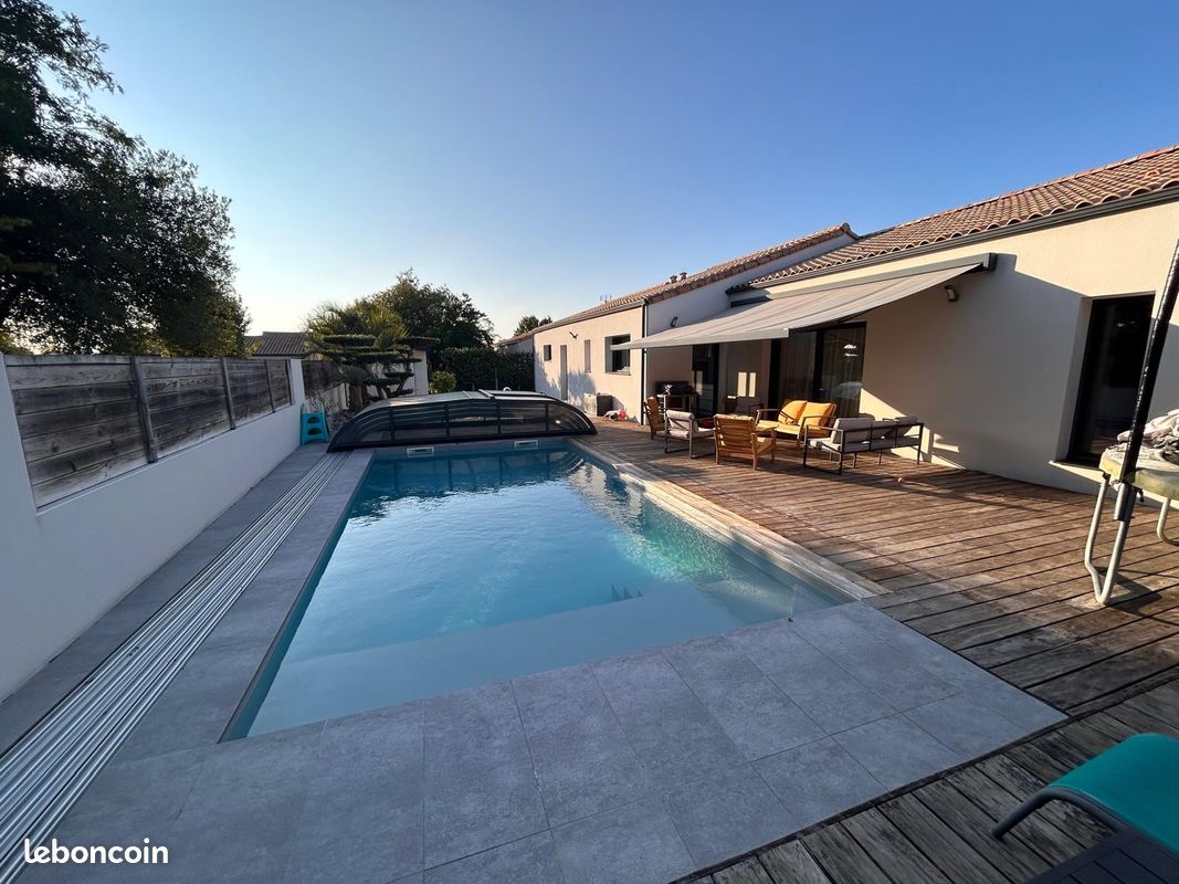 Maison 10 pièces 170 m² · à Bellevigny · 170 m² · 460 000 €