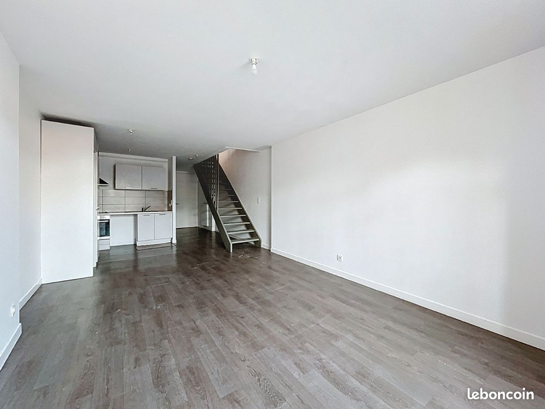 Appartement 3 pièces 99 m² · à Saint-Amour · 99 m² · 730 €