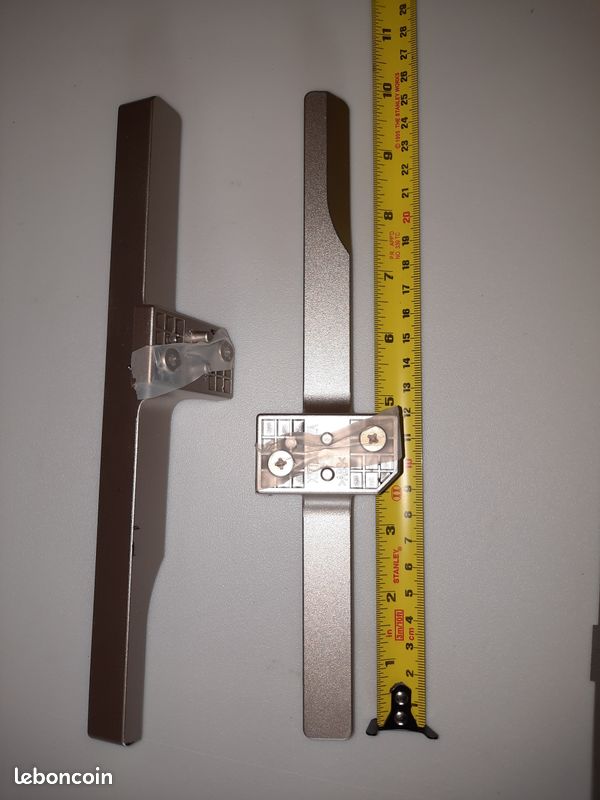 Pied + vis télé Philips 65PUS6804/12 - vente de pièces détachées et d'appareils multimédia Pied + vis télé Philips 65PUS6804/12 - vente de pièces détachées et d'appareils multimédia