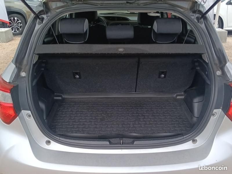 Toyota Yaris 70 VVT-i Design Y20 5p RC19 (image 13)
