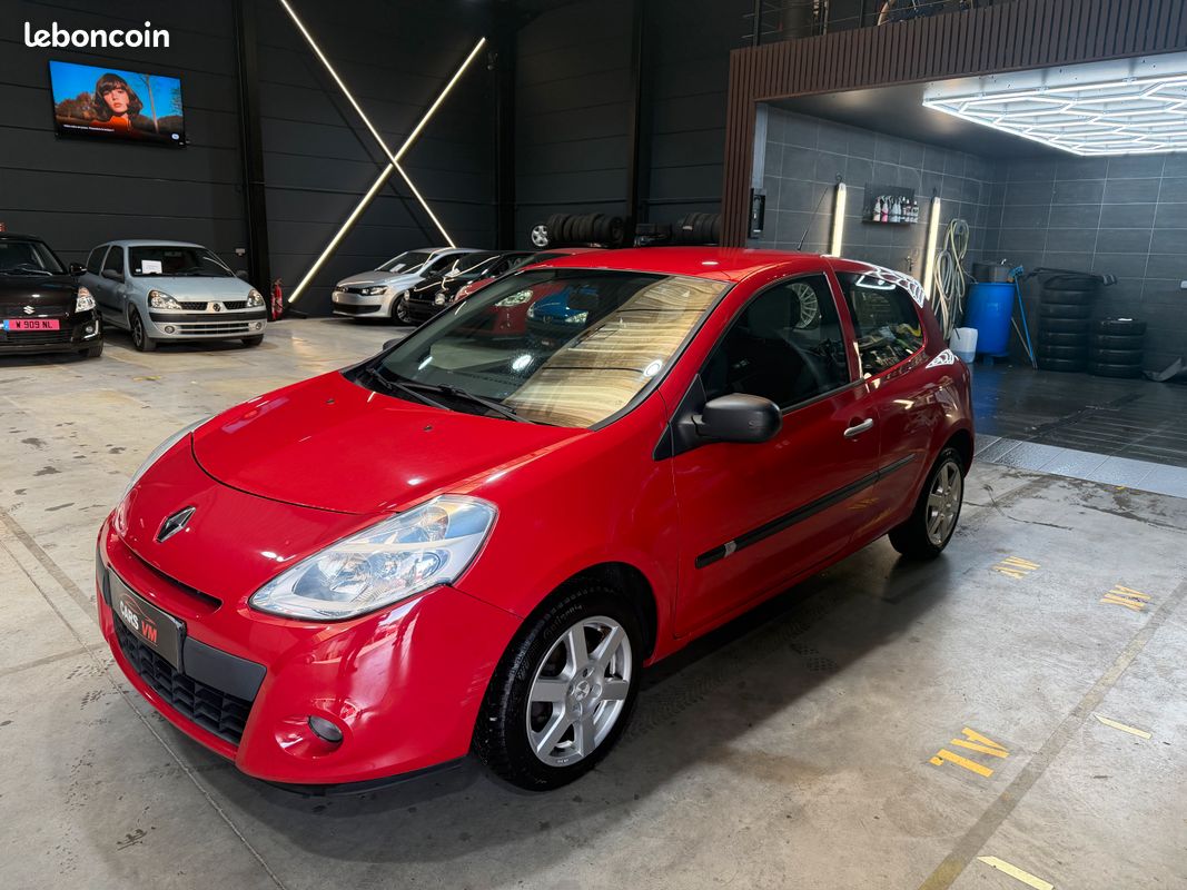 Renault Clio (image 2)
