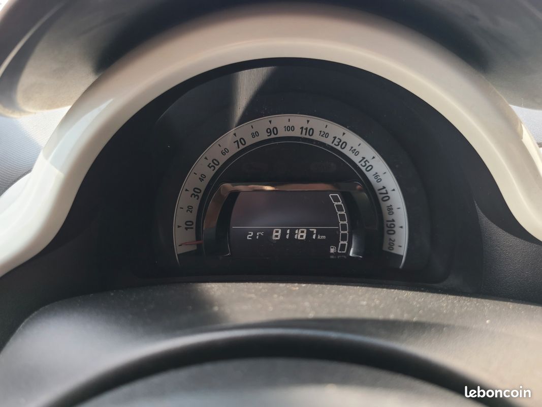 RENAULT TWINGO 1.0 SCE 70 INTENS/ MOTEUR A CHAINe (image 10)