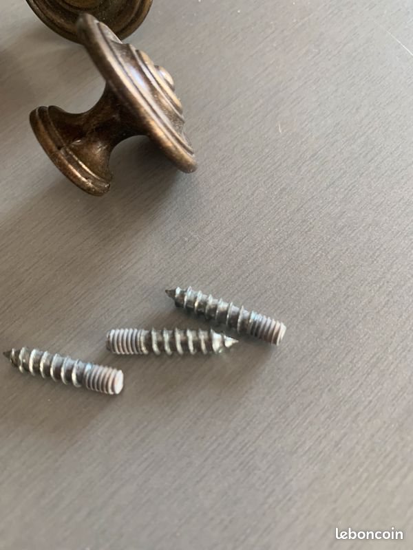 Bouton en laiton massif patinée,diamètre 30 mm + vis de fixation (image 3)
