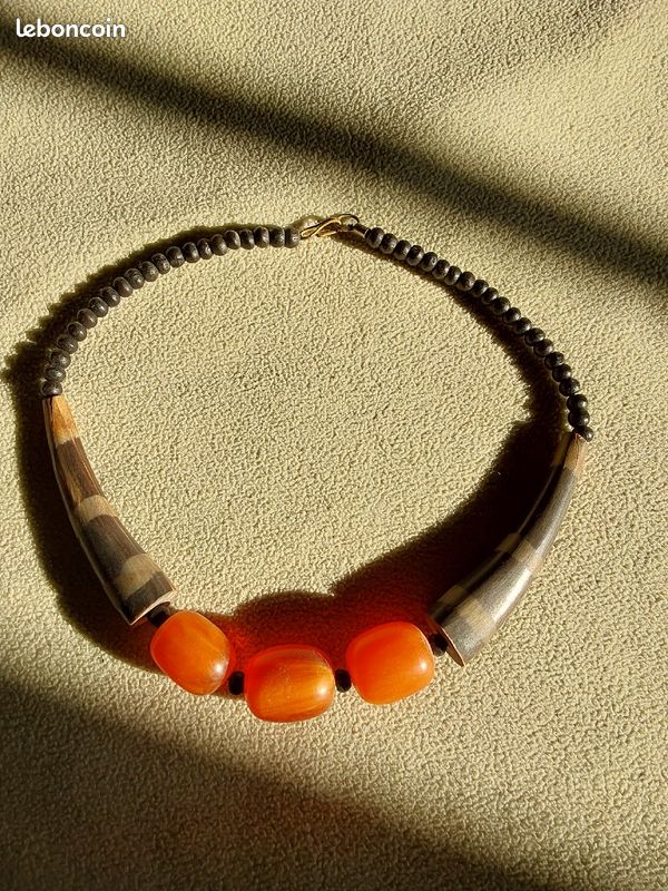 Collier ethnique (image 1)