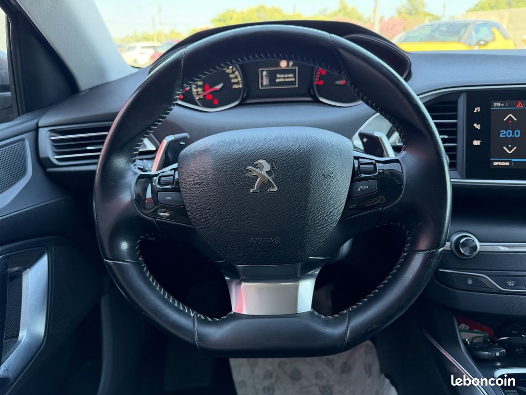 Peugeot 308 1.5 BLUEHDI 130CH S&S ALLURE EAT8 (image 15)