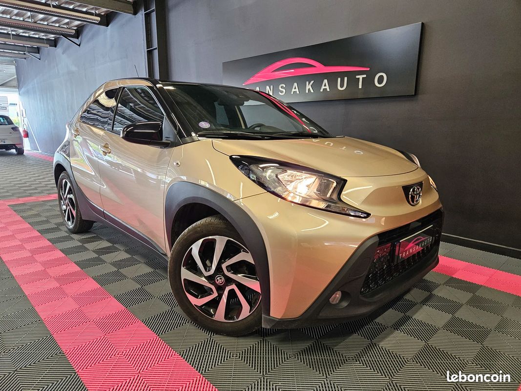 Toyota AYGO X Design 1.0 VVTi 12V 72 cv (image 1)