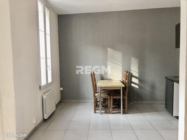 https://img.leboncoin.fr/api/v1/lbcpb1/images/37/d2/63/37d263524d031eb815b95612c37c91d7fdcfe1ee.jpg?rule=ad-image