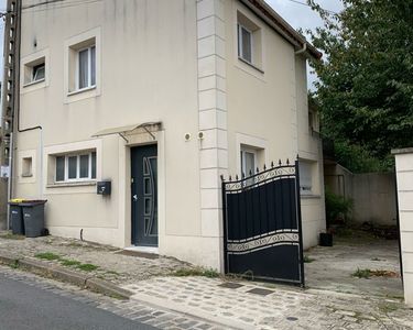 Maison 3 pièces - 80 m² avec cour et balcon - Montreuil (quartier Ruffins)