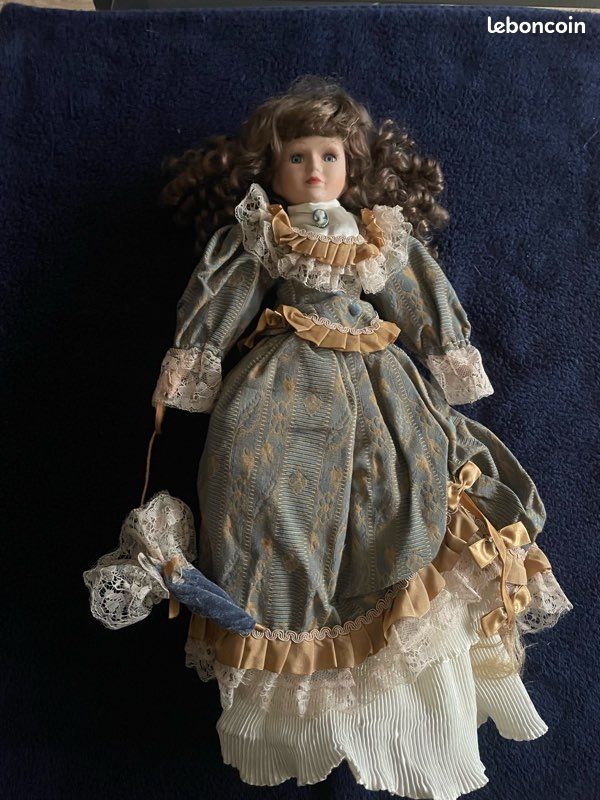 robe ancienne année 1975 compatible avec poupée collection famosa 40cm