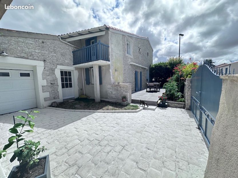 Maison 8 pièces 180 m² · à Semussac · 180 m² · 349 000 €