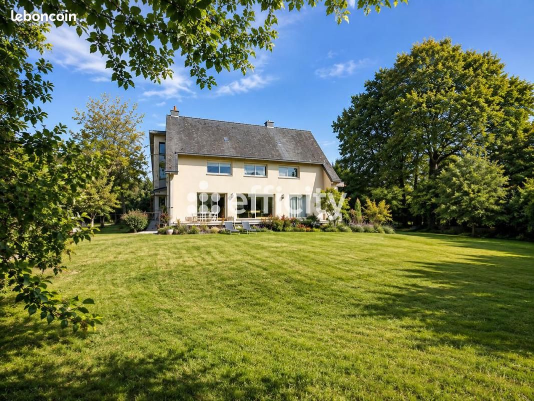 Maison 8 pièces 220 m² · à Vern-sur-Seiche · 220 m² · 925 000 €