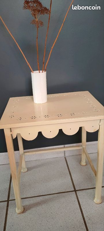 Table d'appoint, bout canapé en métal beige (image 1)