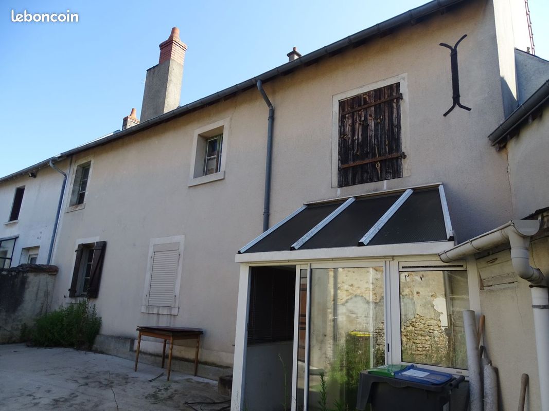 Maison 6 pièces 120 m² · à Lignières · 120 m² · 28 000 €