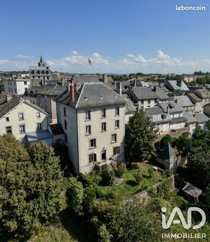 Maison 3 pièces 325 m² · à Saint-Chély-d'Apcher · 325 m² · 160 000 €