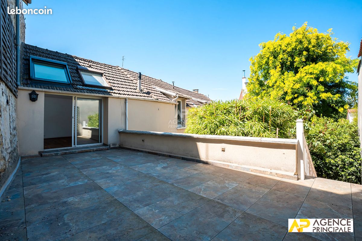 Maison 8 pièces 140 m² · à Le Mesnil-le-Roi · 140 m² · 885 000 €