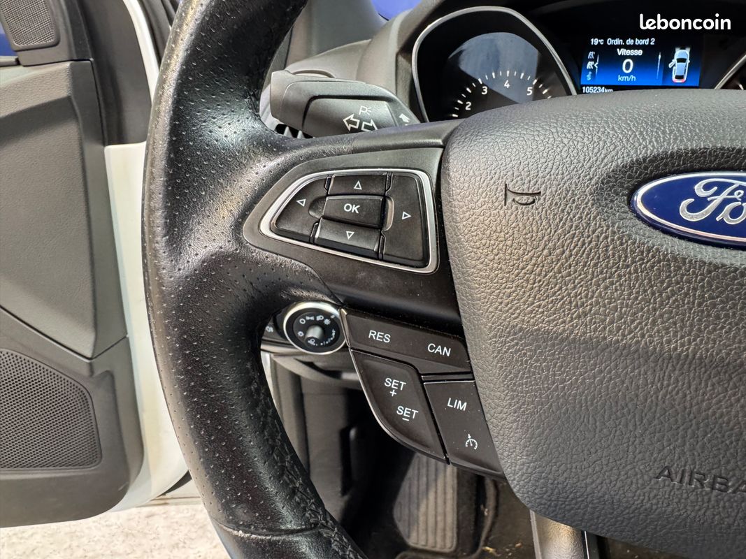 FORD Focus ST-Line 1.0 Ecoboost 125ch - Suivi - Caméra de Recul - GPS (image 10)