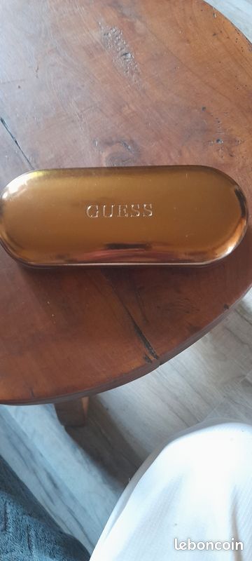 Guess etui lunette (image 1)