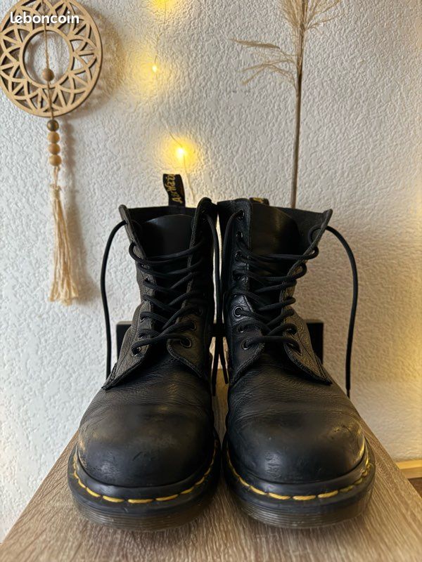 Dr. Martens noires cuir souple T41 (image 2)