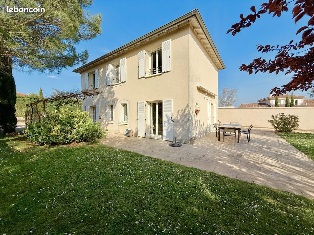 Maison 6 pièces 138 m² · à Chaponost · 138 m² · 749 000 €