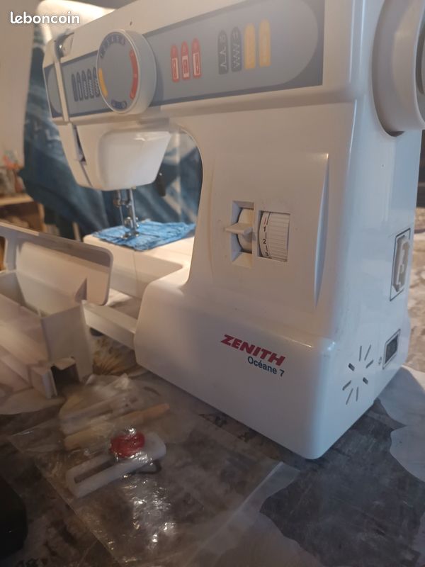 Machine à coudre (image 2)