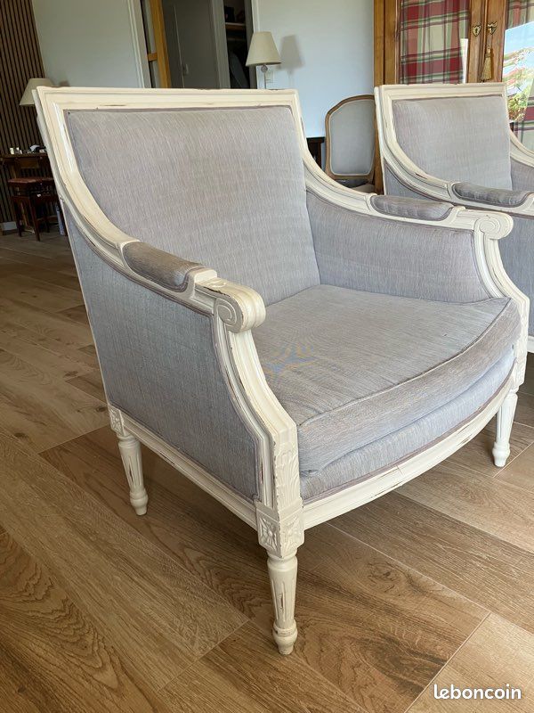 Fauteuils bergères Louis XVI (image 1)