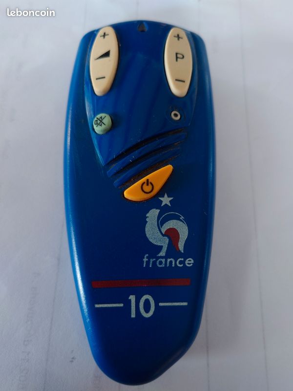 Télécommande universelle spécial coupe du monde (image 1)