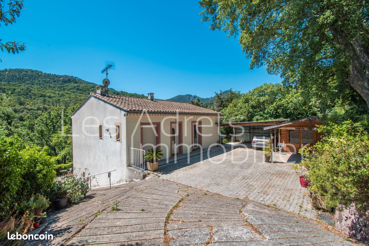 Maison 6 pièces 142 m² · à Les Adrets-de-l'Estérel · 142 m² · 450 000 €