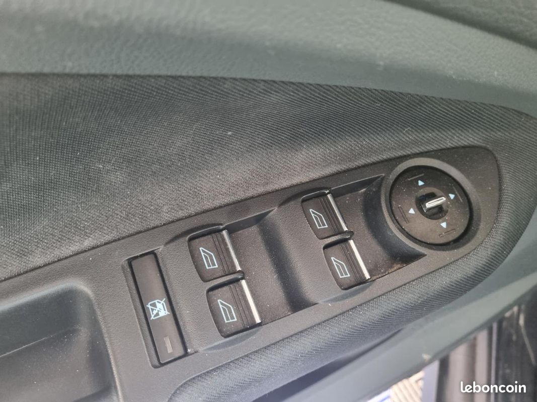 Ford c-max 1.6 tdci 95 edition (image 9)