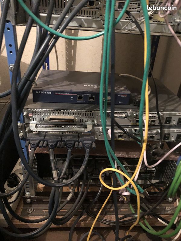 Labo Cisco lot de routeurs switch VoIP (image 2)