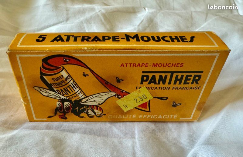 Ancienne boite à mouches Perrine en aluminium avec mouches