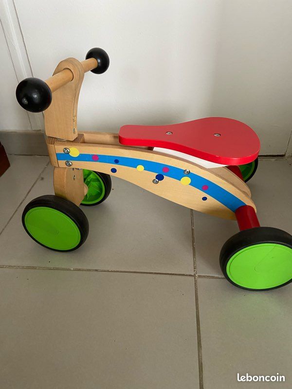 Petit vélo en bois style trotteur Jeux Jouets