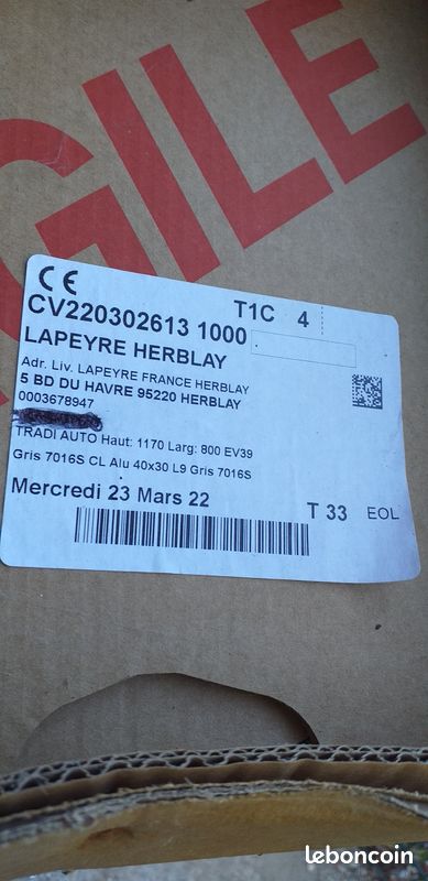 Vends stores électrique avec télécommande (image 1)
