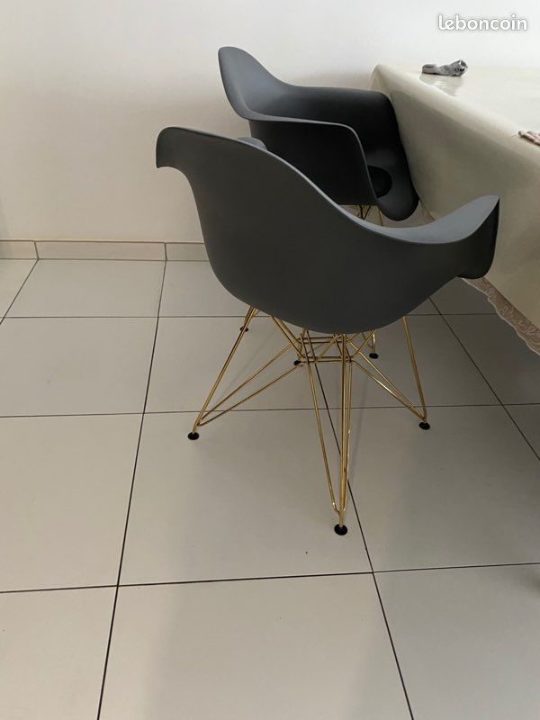 Chaises (image 2)